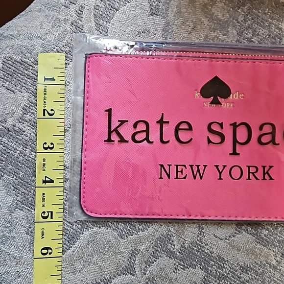 Gifted NIP Kate Spade Dark Pink Wristlet - Picture 10 of 10